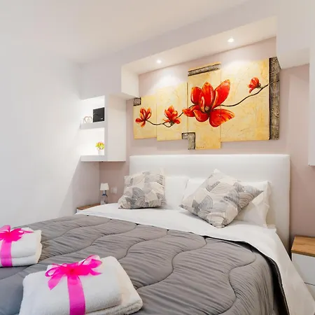 Luxury 12 Holiday home *