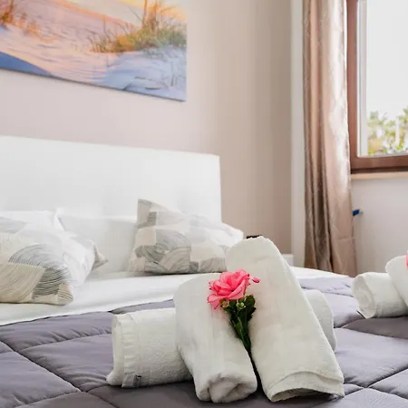 Luxury 12 Holiday home